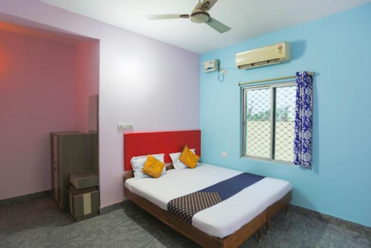 Hotel Alaka Puri Esterno foto