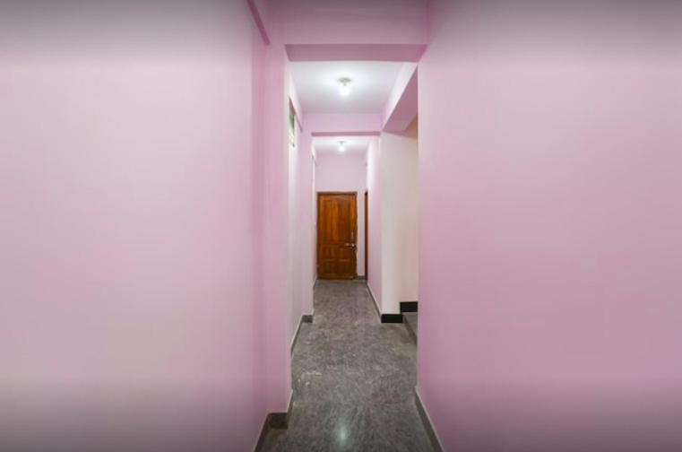 Hotel Alaka Puri Esterno foto