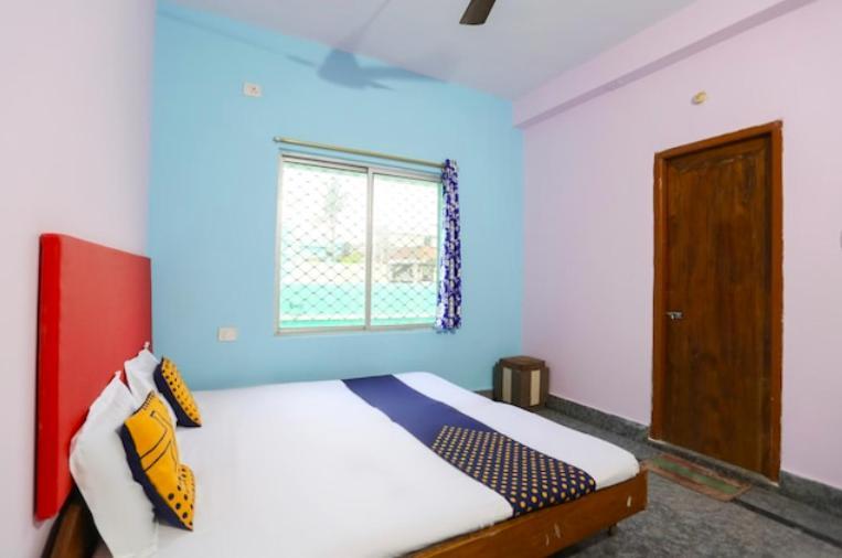 Hotel Alaka Puri Esterno foto
